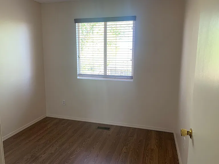 1330 Eastmeadow Ct — Photo 11
