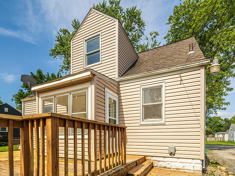 7535 Independence St — Photo 37