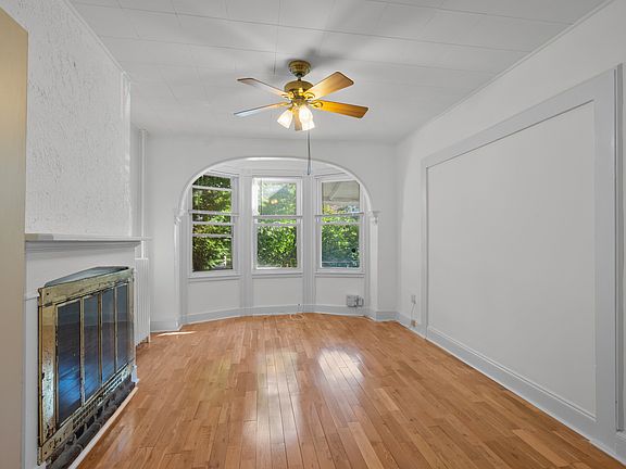 2nd image of 637 36th St #1
