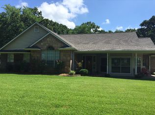 106 Castlewood Rd, Enchanted Oaks, TX 75156