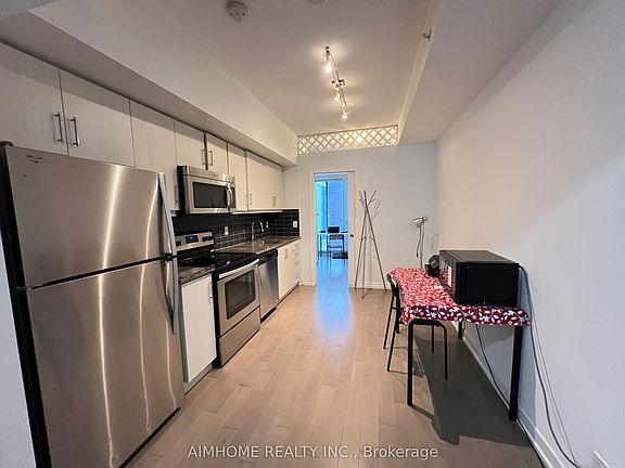 4th image of 10 Willison Sq #608