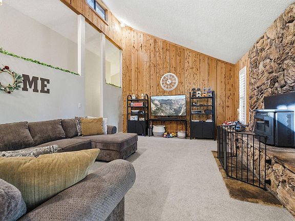 5th image of 19376 Poplar Cir
