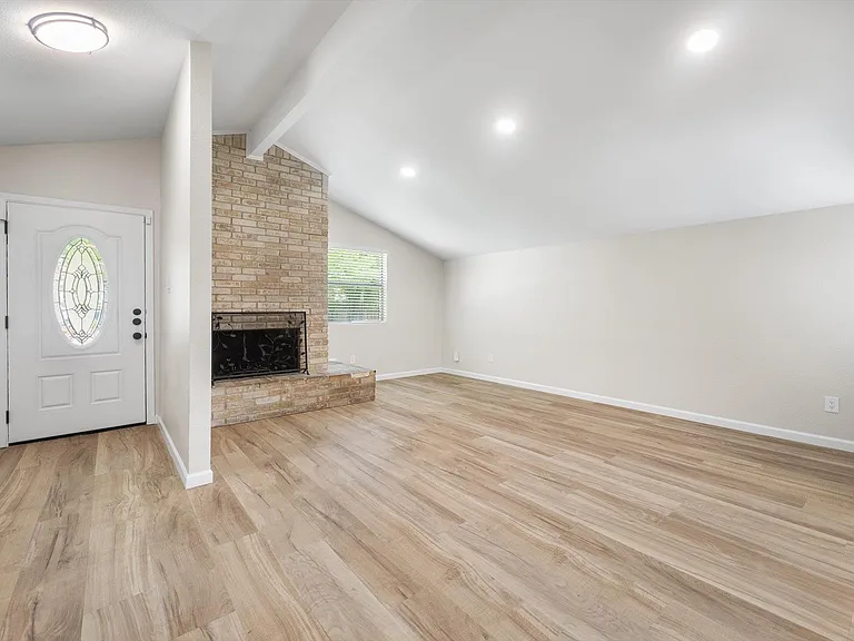 10300 E Rutland Vlg — Photo 25