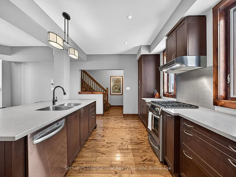 119 Venture Blvd — Photo 5