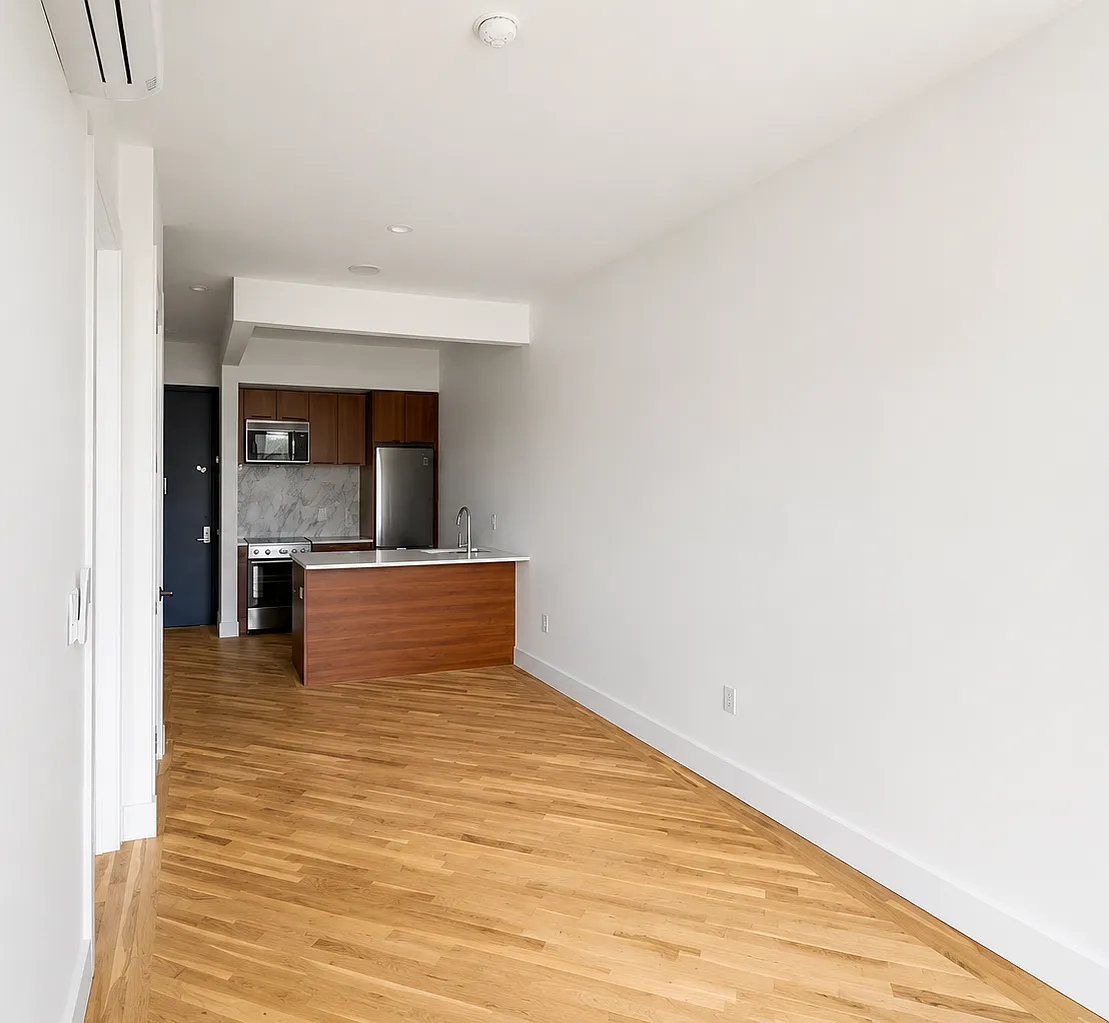 1106 Gates Avenue — Photo 1