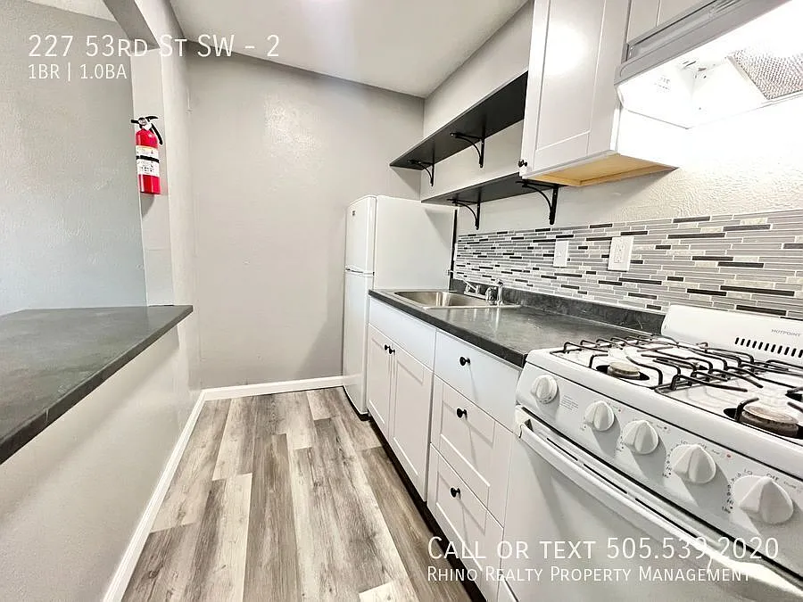 1/2 Off First Months Rent! Complete Remodel! 1 Bedroom, 1 Bath In The SW! — Photo 4