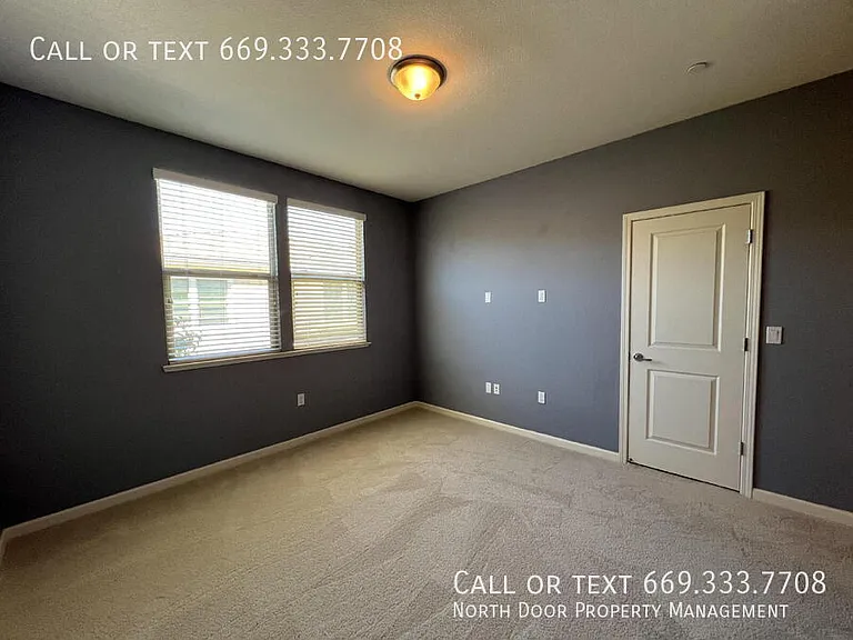 2762 Ferrara Cir — Photo 28