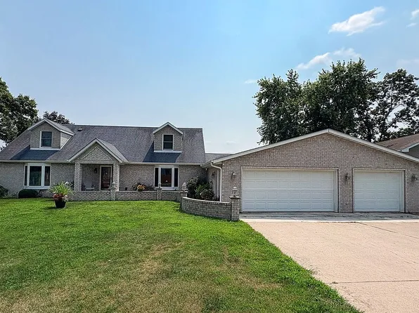 6 Lake View Dr, East Dubuque, IL 61025