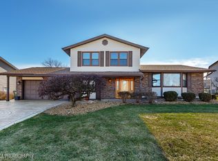 1569 Texas St, Elk Grove Village, IL 60007