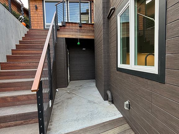 3rd image of 718 Alameda De Las Pulgas #1