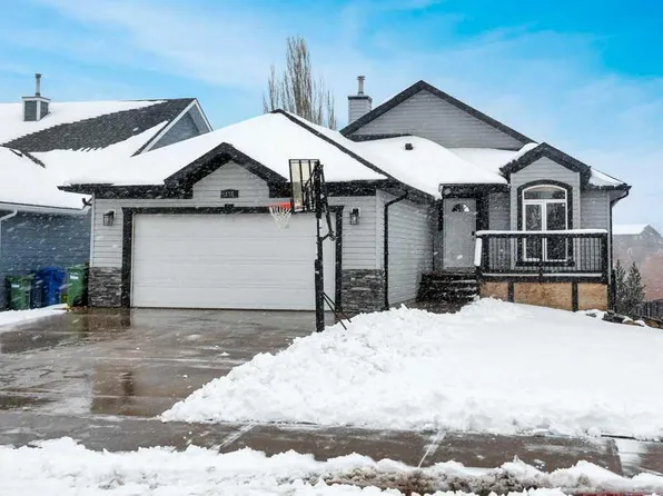 158 S Hillview Rd, Strathmore, AB T1P 1W9