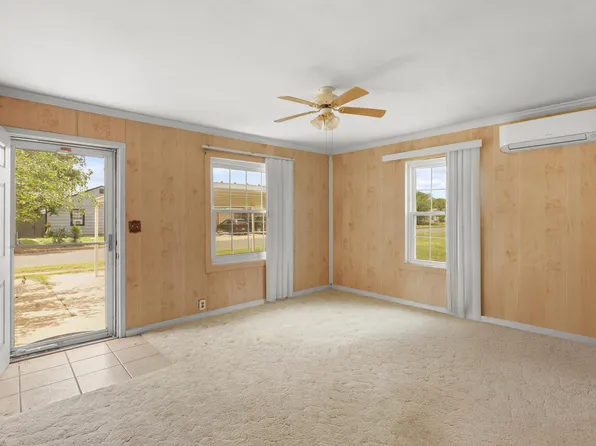 2914 1st St, Lubbock, TX 79415