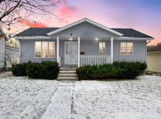 611 S 1st St, La Crescent, MN 55947