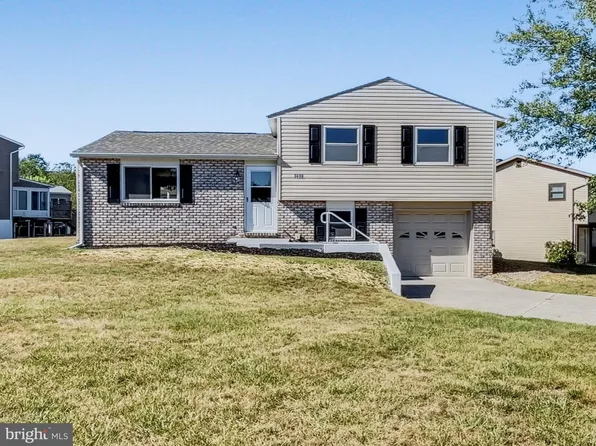 1698 Douglas Dr, Carlisle, PA 17013