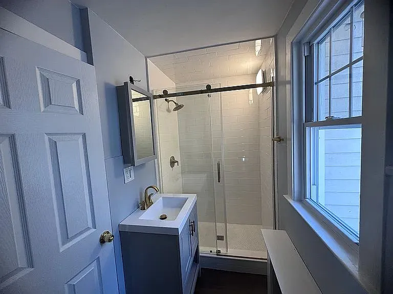 2 bed, 1.0 bath, 1458 sqft, $3,150 — Photo 3