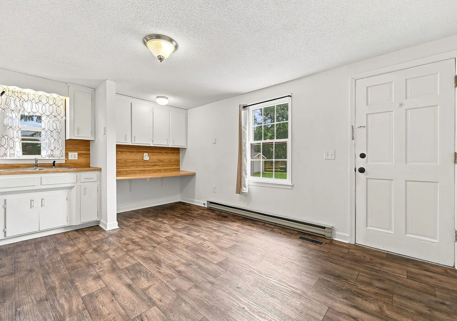 $100.00 Off First Month Rent If Move In By End Of August — Photo 2