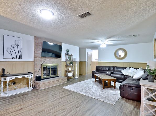 2810 Arrowhead Dr