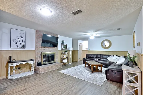 2810 Arrowhead Dr Photo 1
