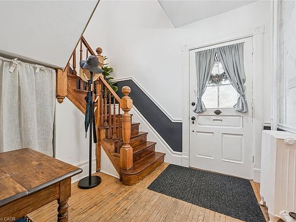 4th image of 99 Water St S