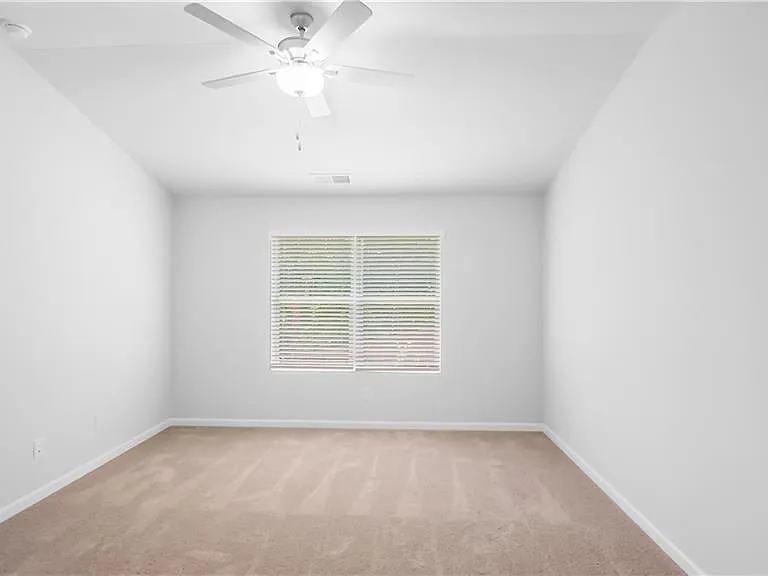 371 Lanier Cir — Photo 16