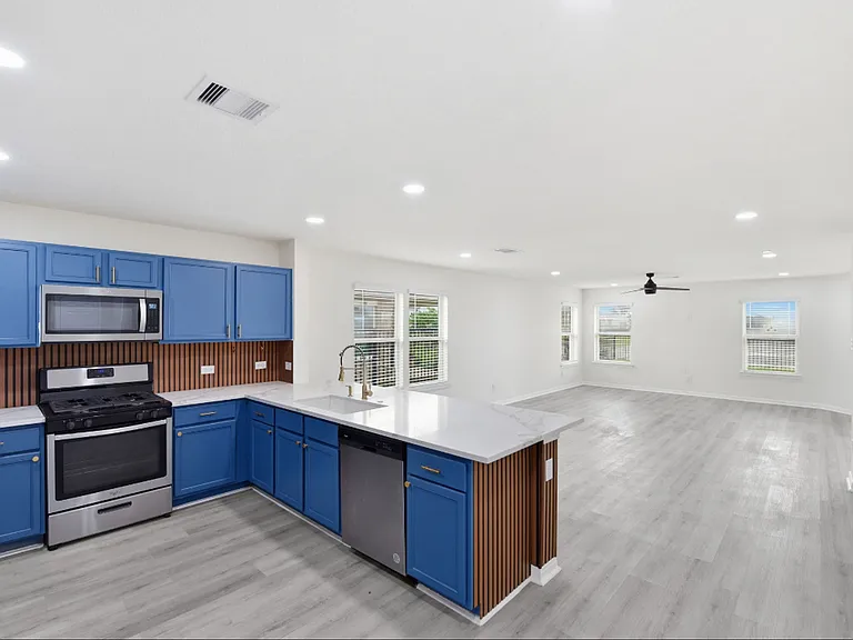 10433 Russell Pines Dr — Photo 20