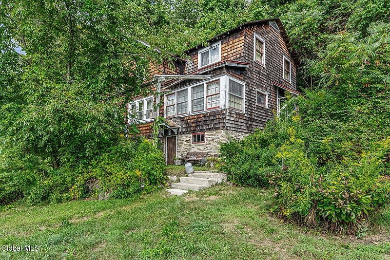 2nd image of 1621 CRAWFORD Road