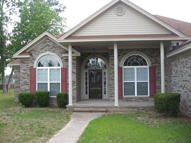 1st image of 2105 Bradley Ct