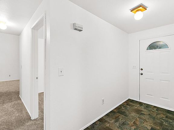 2nd image of 11916 To 11918 103rd St E