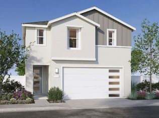 6552 E Clingstone Dr, Fresno, CA 93727