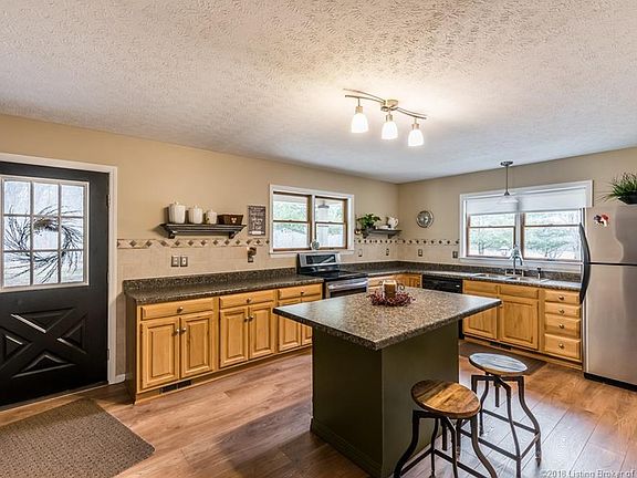 4th image of 490 Sky Park Dr NE