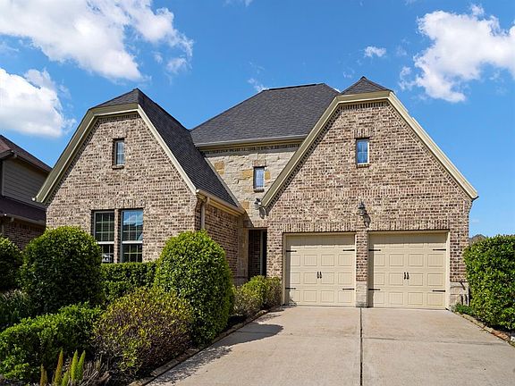 2nd image of 18 Willow Bay Dr