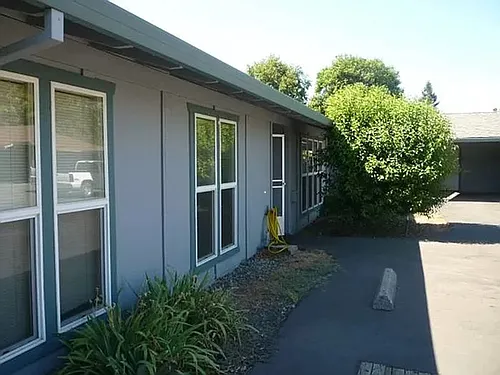 930 W. East Ave. Photo 1