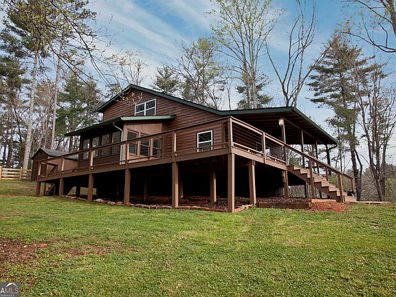 3rd image of 221 Muscadine Rd
