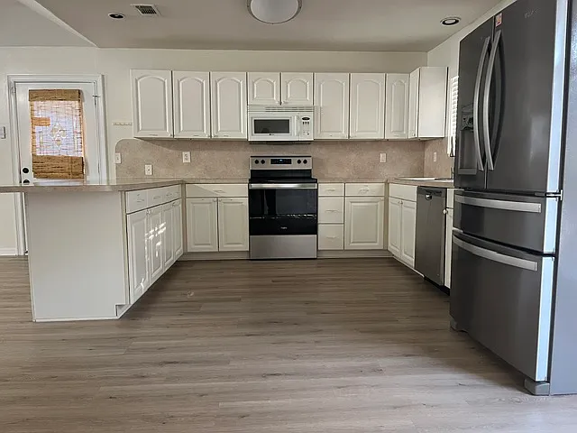 1610 Thornton Ave — Photo 7