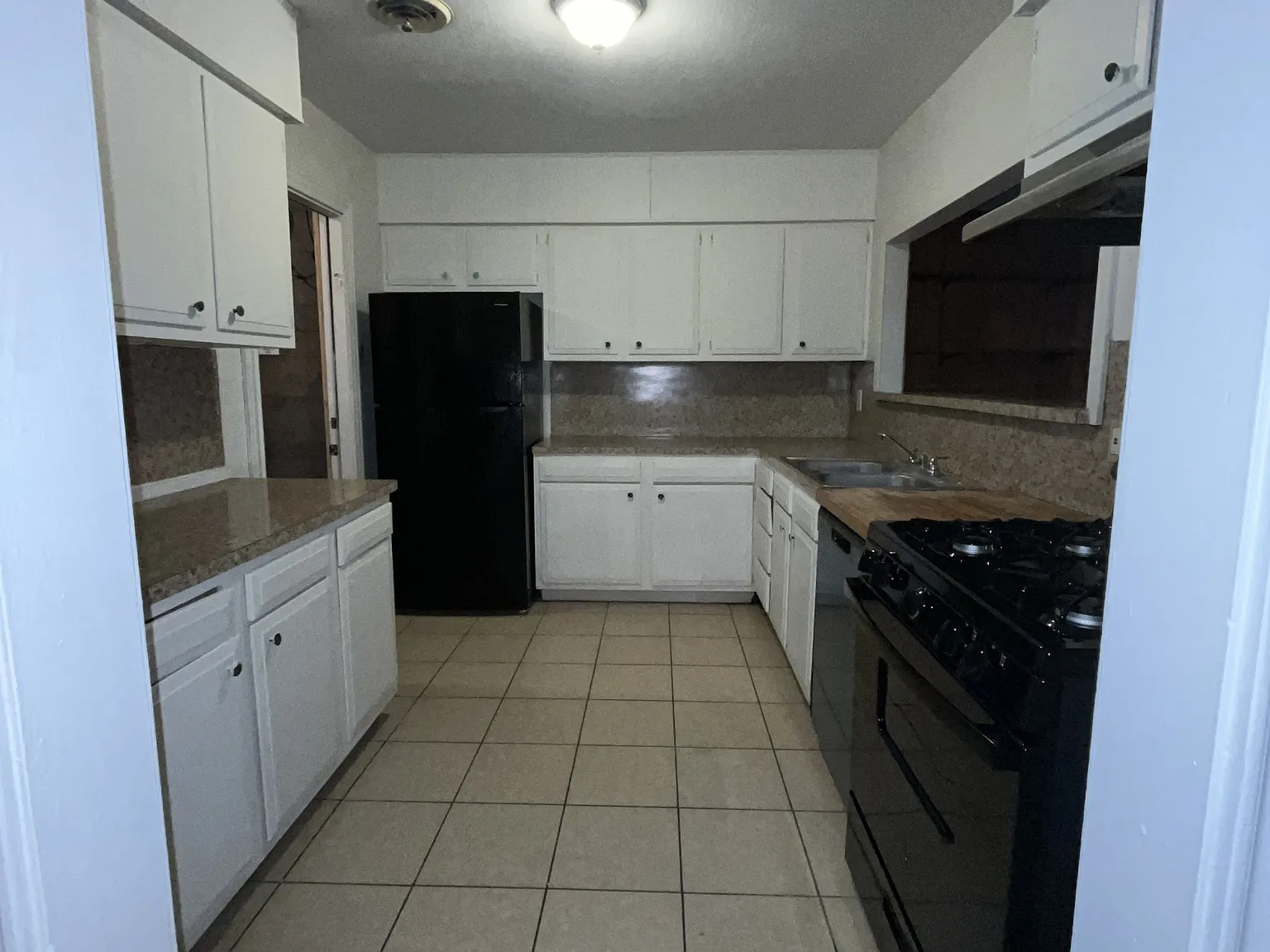 01CBAAC12 - 1 — Photo 4