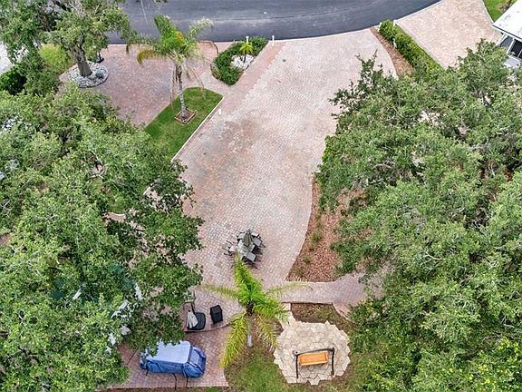 4th image of 16325 CHERRY TREE COURT