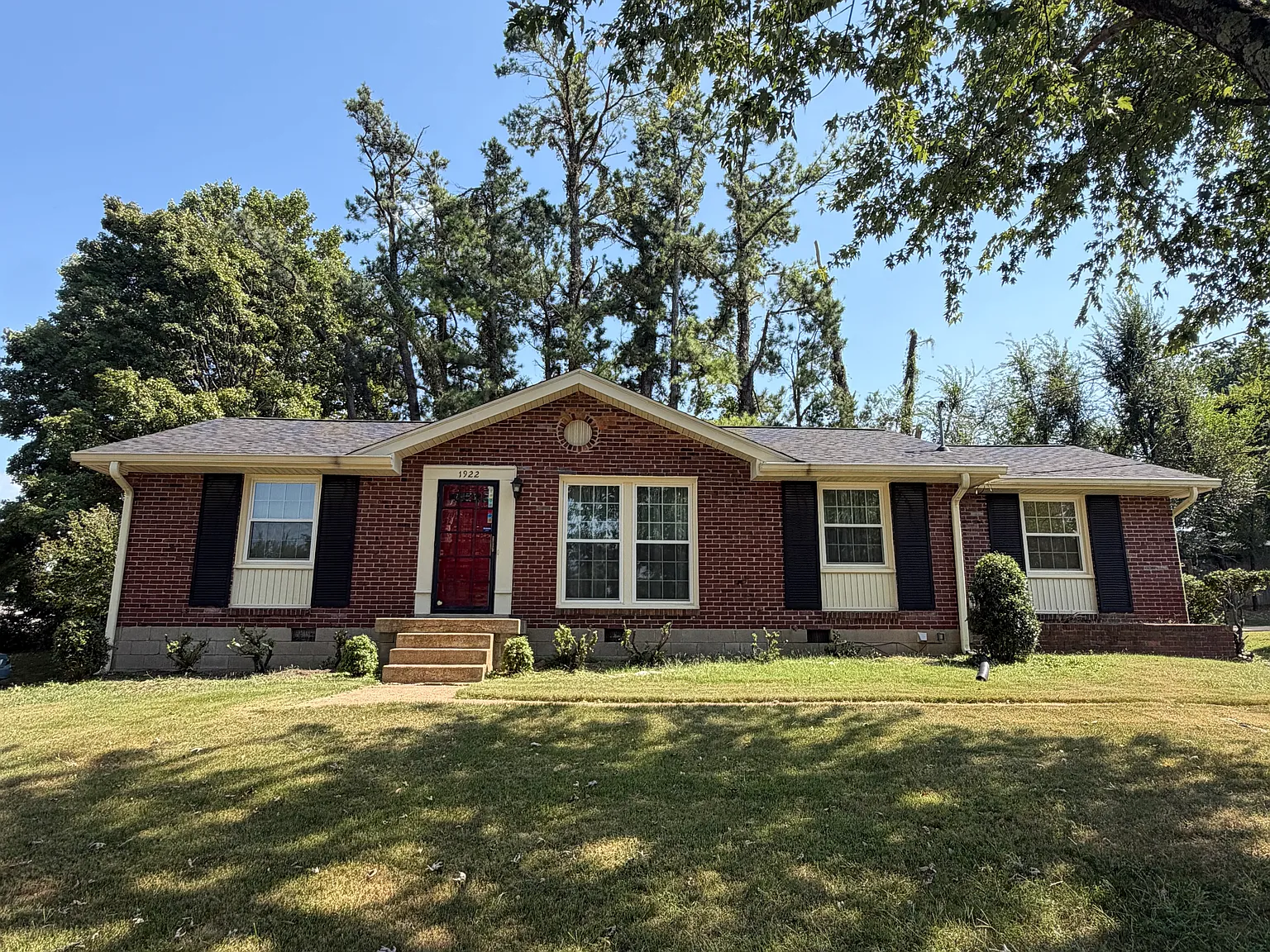3 bed, 1400 sqft, $2,900 — Photo 2