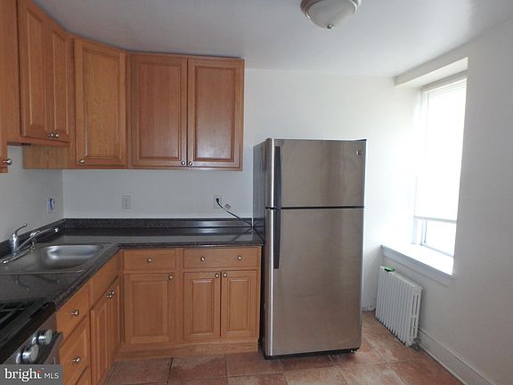 4th image of 20 Glenrich Ave #5
