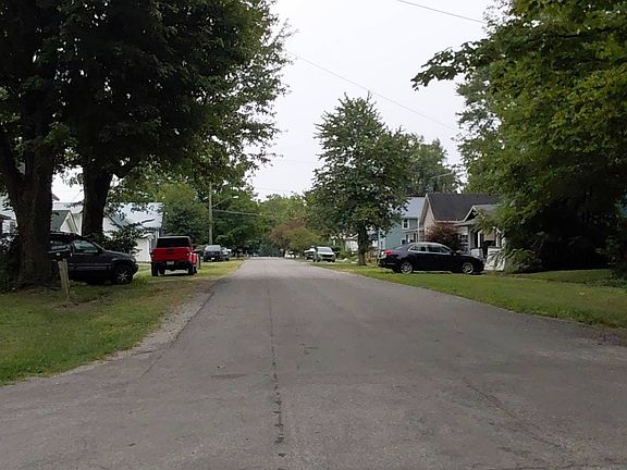 5th image of 444 N High St