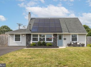 50 Crestwood Rd, Levittown, PA 19057