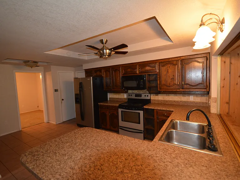 2909 Cortez Dr — Photo 5