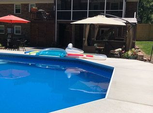 105 Brookberry Ct, Jamestown, NC 27282