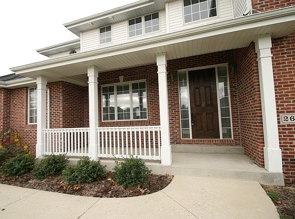 2nd image of 262 Castle Wynd Dr