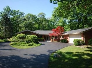 333 E Sheridan Rd, Lake Bluff, IL 60044