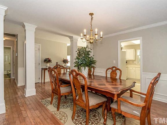 3rd image of 202 Newberry Ln