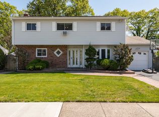 2092 Cameron Ave, Merrick, NY 11566