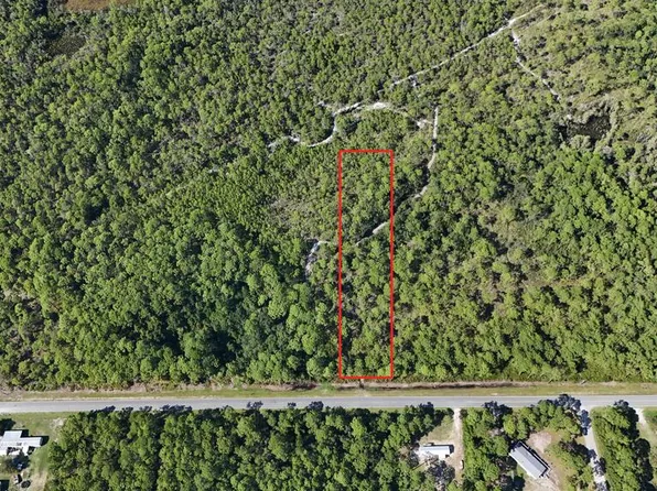 253 Twin Lakes Rd, Eastpoint, FL 32328