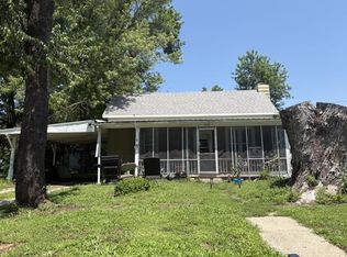 1025 E Allison St, Nevada, MO 64772