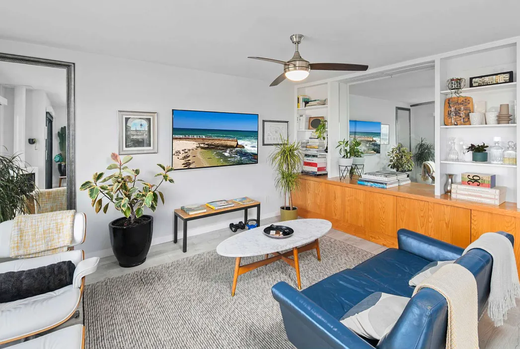2 bed, 835 sqft, $4,500 — Photo 3