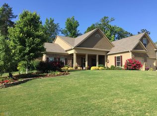 70 Savannah Dr, Senoia, GA 30276